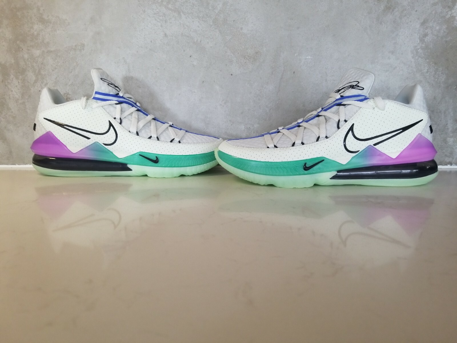 再入荷1番人気 公式正規品 Lebron 17 Low Light Cream クリアランスバーゲン Peoplelink Co Ke