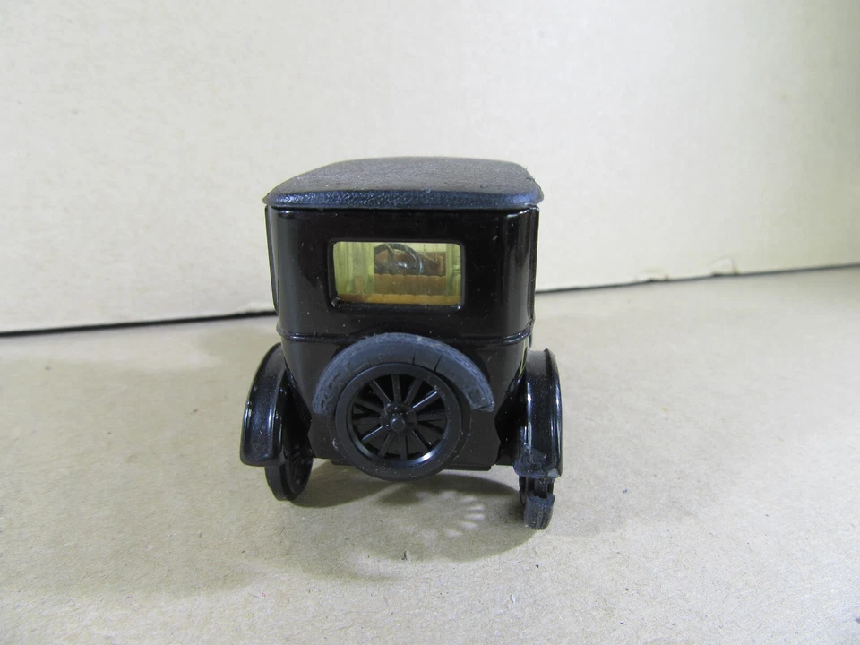 813V Vintage Vehicles Ertl 2519 Cina Ford Fordor Sedan 1923 Nera 1:43 - Immagine 3 di 4