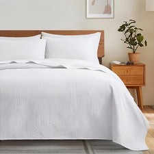 White Quilt Full/Queen Size with Pillow Shams Summer Soft Geometric Pattern B...