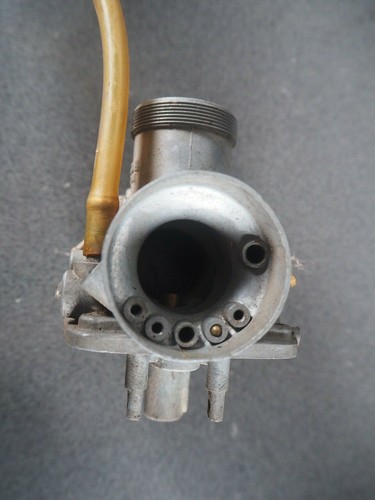 KAWASAKI KH350 -8246- CARBURETOR BODY , R.H&CN 16001-146 - Imagen 2 de 8