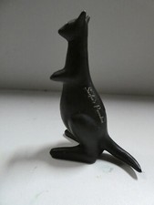 KANGAROO STATUE AUSTRALIAN POTTERY STUDIO CERAMIC SURFERS PARADISE SOUVENIR
