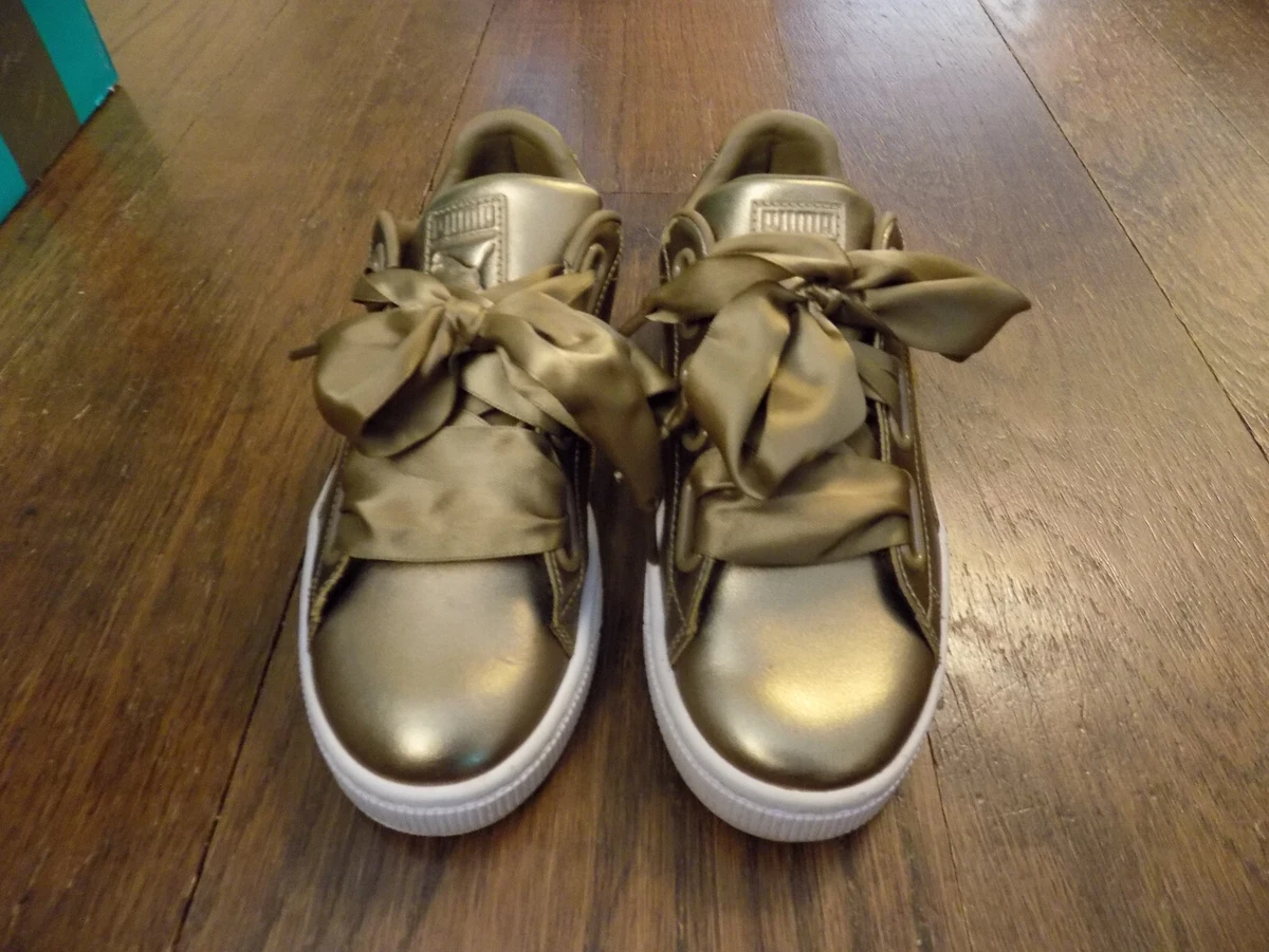 Puma basket hotsell heart metallic