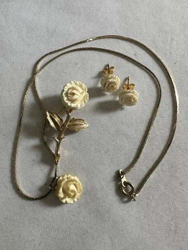 Vintage Costume Jewelry Set Earrings Necklace Brooch Carved Celluloid Flowers E2