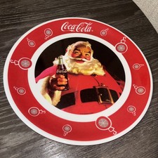 coca cola christmas santa 10.5 inch dinnerware plate Gibson Everyday Plastic