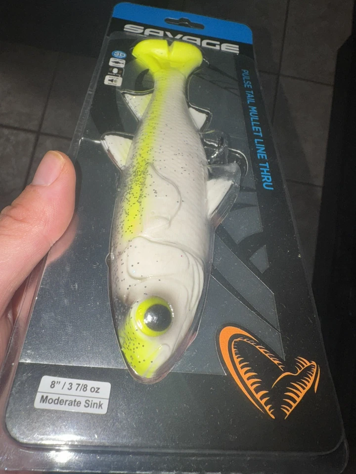 Savage Gear 8” Line Thru Pulse Tail Salmonete Swimbait 8” 3-7/8oz WhiteChartreuse  Foto 2 de 3