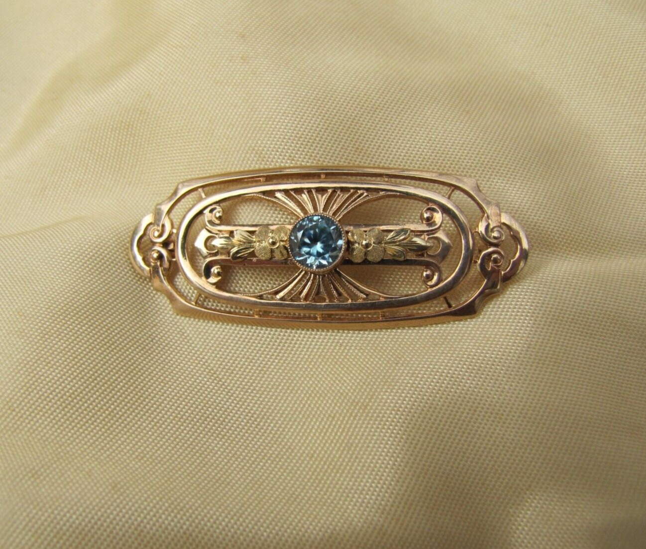 Antique Victorian 10k gold and Zircon brooch - image 1