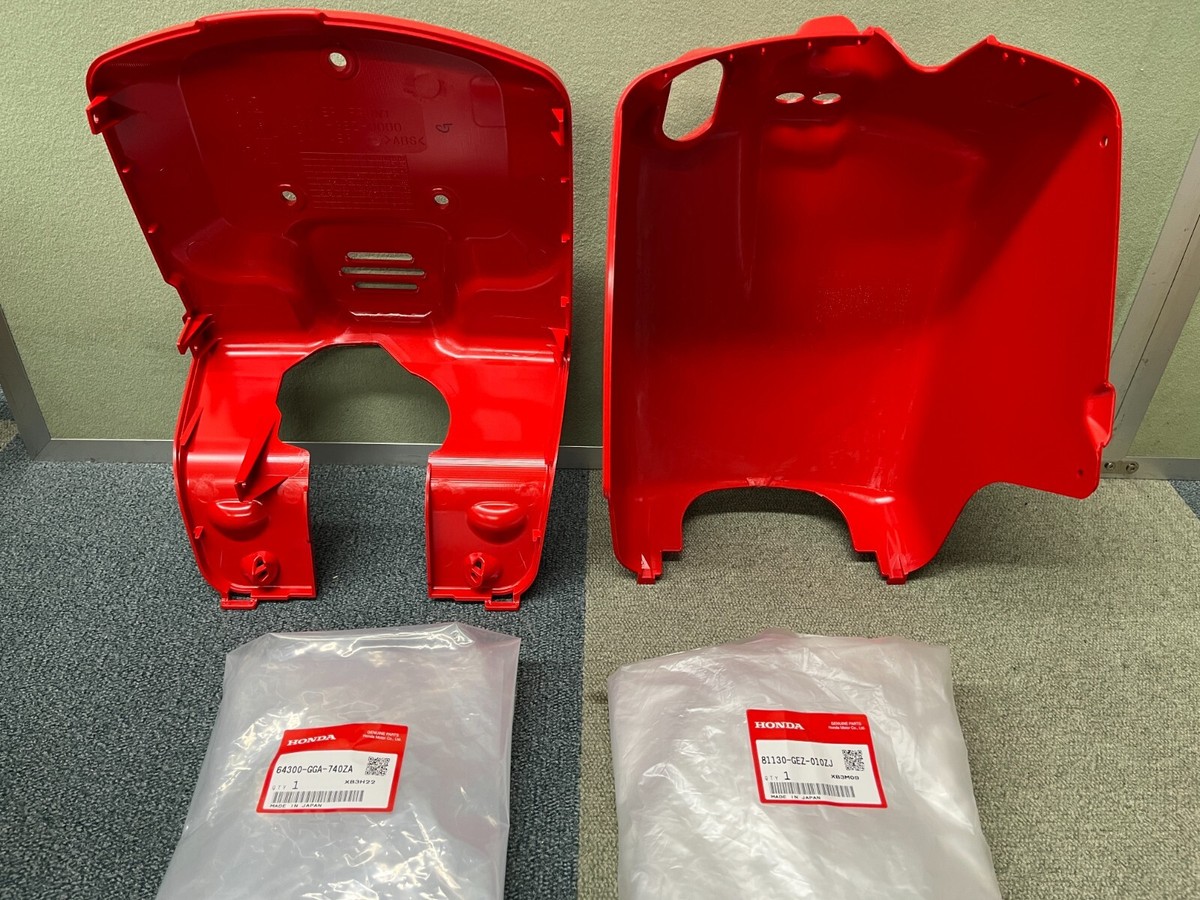 HONDA NPS50 RUCKUS BATTERY PLASTIC GLOSS 64300-GGA-740ZA 81130-GEZ