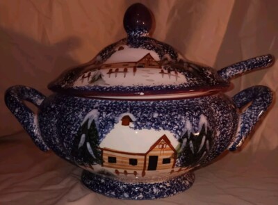 Cook's Bazaar HOLLY MOUNTAIN LODGE SOUP TUREEN W/COVER & LADLE