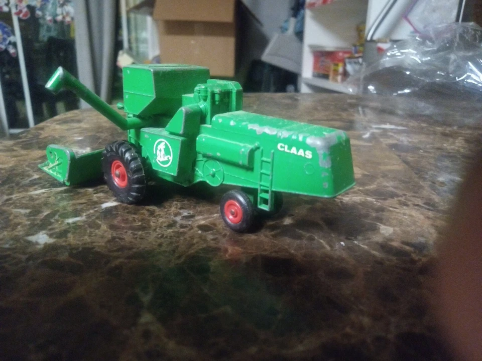 MATCHBOX/LESNEY KING SIZE K-9 COMBINE HARVESTER CLAAS ENGLAND - Image 4 of 4