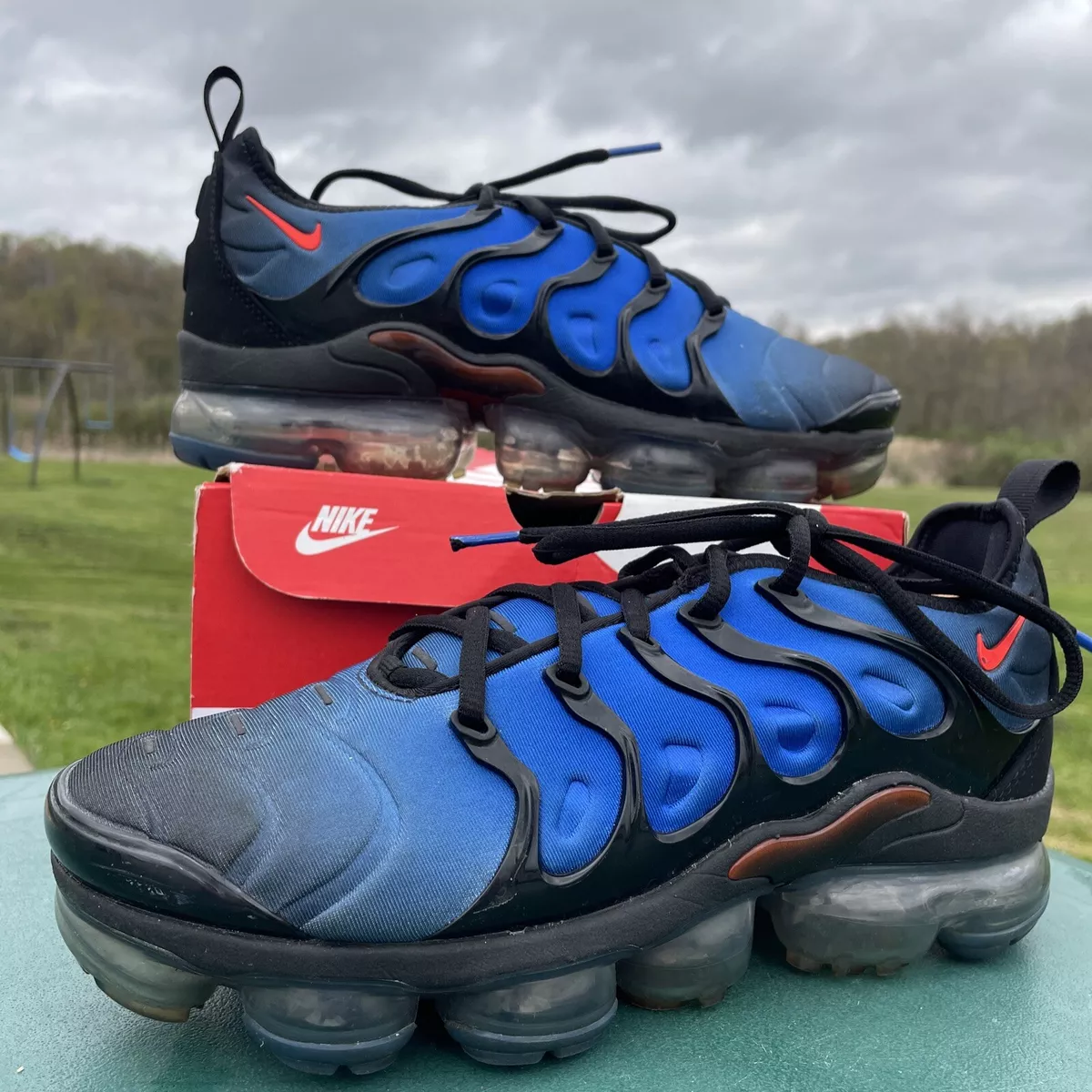 Nike Air Vapormax Plus trainers in black