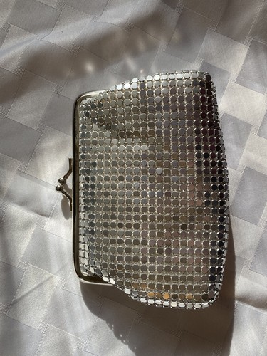 Silver Metallic Mesh Clutch Kiss Clasp 6”x4” VTG Whiting Davis Style Coin Purse - Picture 7 of 7