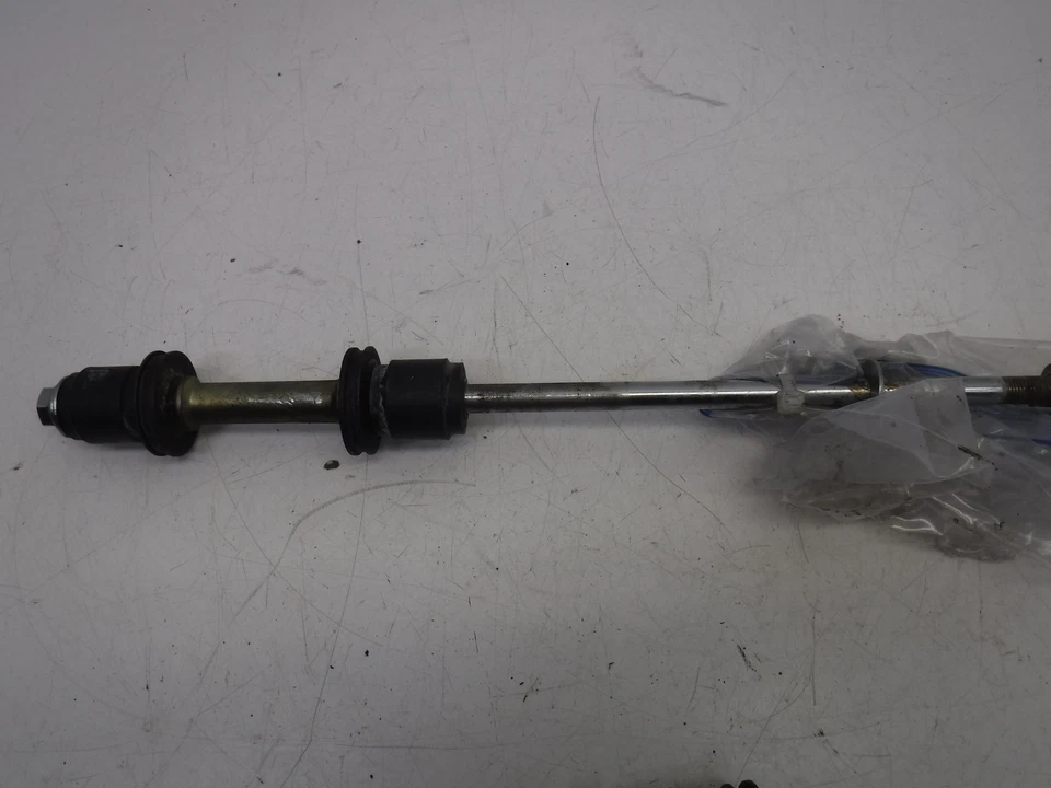 Honda V65 Magna 1983 OEM pernos de montaje de motor hardware tornillos de motor Foto 3 de 4