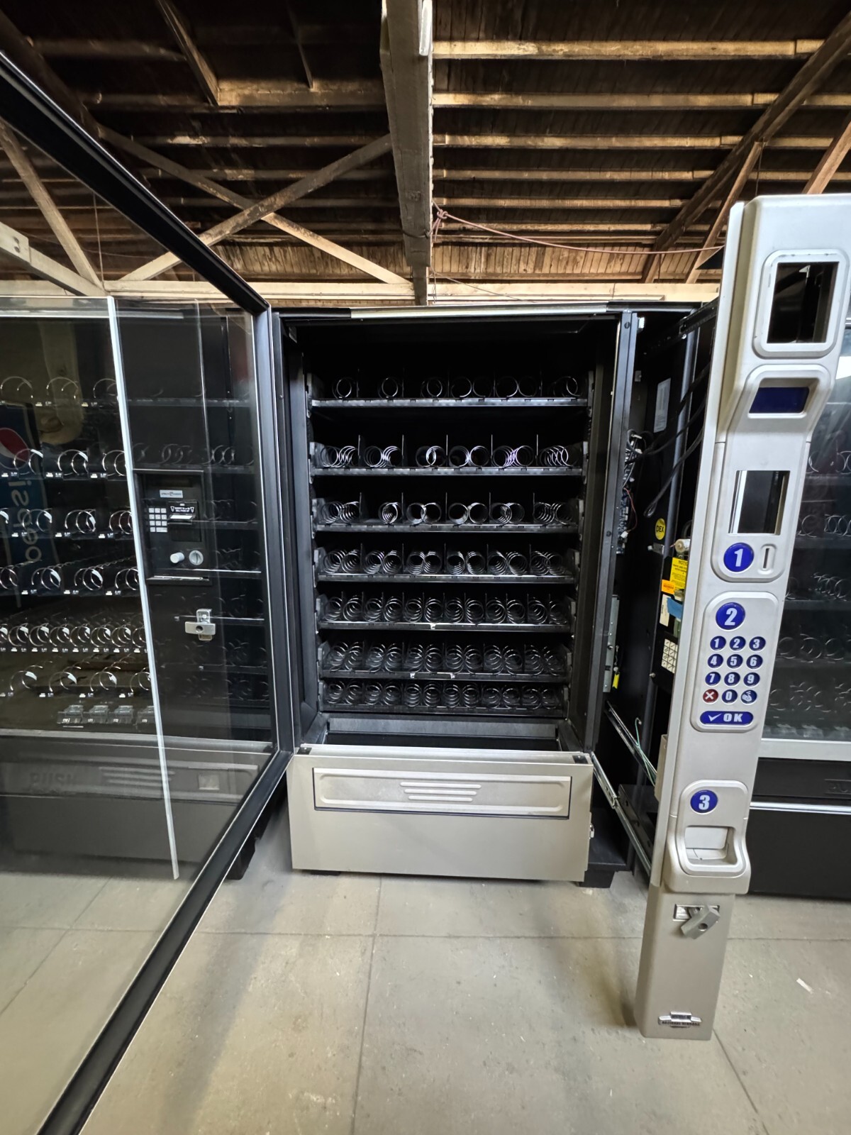 CRANE NATIONAL 181 REFURBISHED 5 WIDE SNACK VENDING MACHINE - SHIPPING INCLUDED