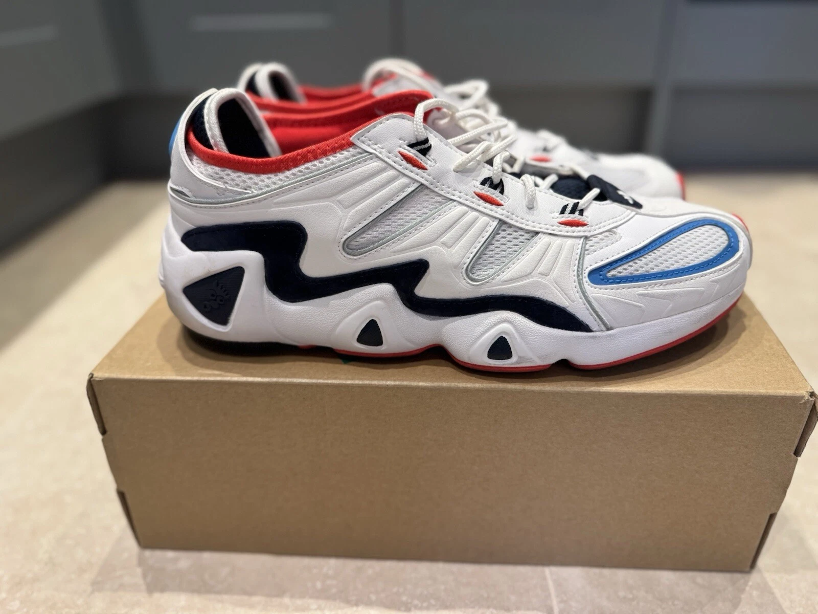 Adidas Consortium FYW S 97 UK11.5 scarpe da ginnastica bianche