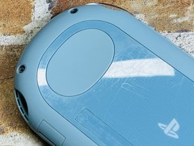 PS Vita Light Blue White PCH-2000 Sony PlayStation Japan 8GB Charger 2 Games DDP