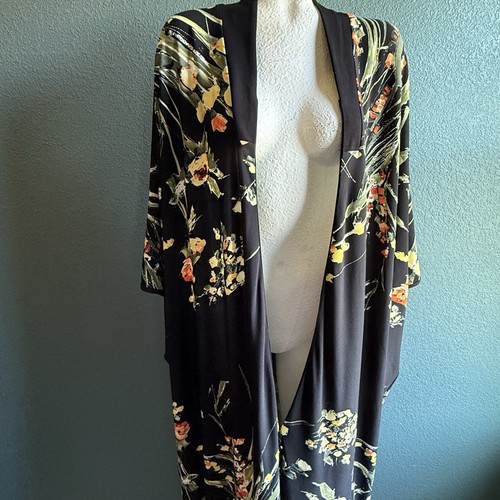 Diamond Tea Gown Floral-Print Zip-Front Caftan Dress - Picture 4 of 8