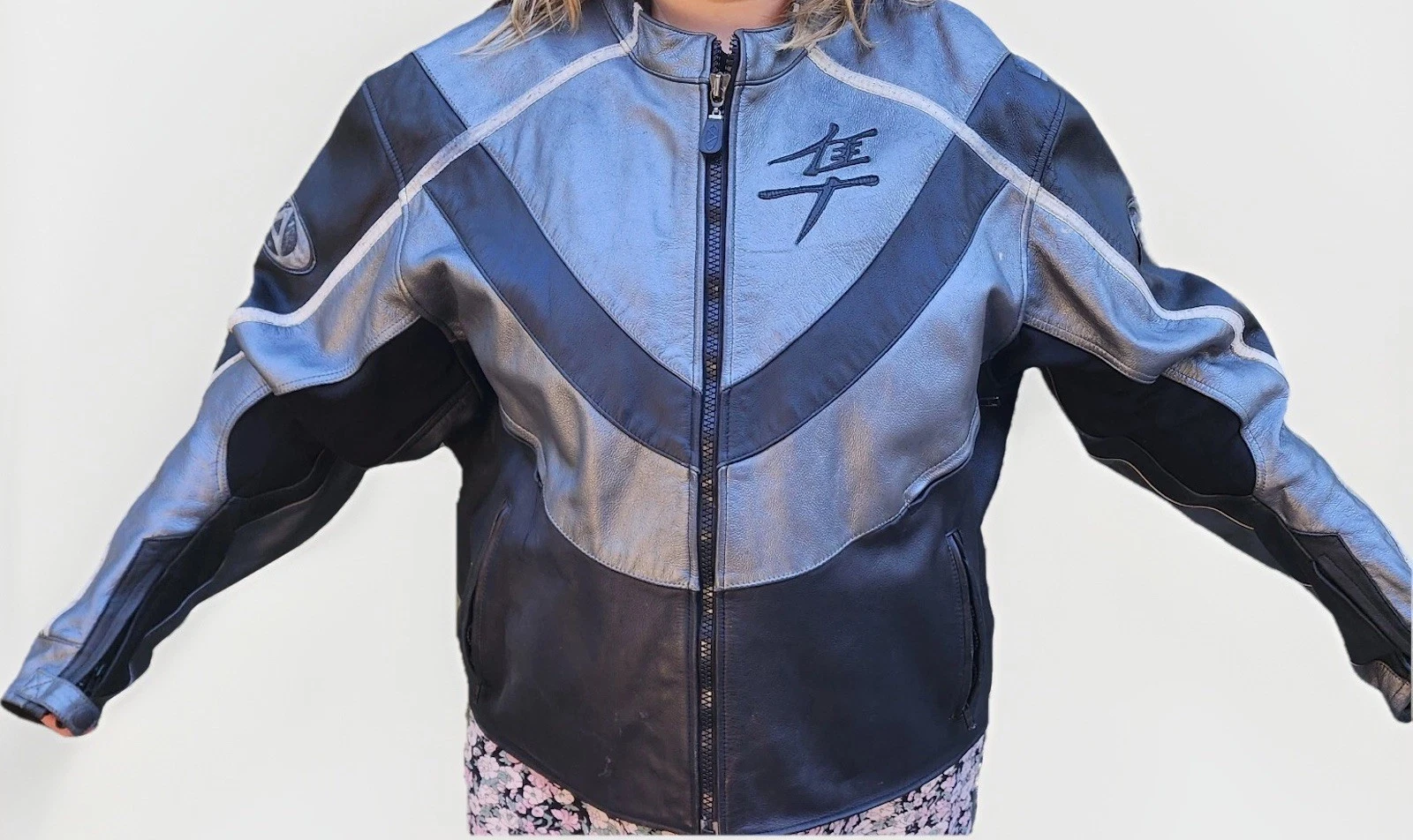 AGV Sports Suzuki Jacket Size 58 2xl. Race Proven Design And Construction - product detail image 1