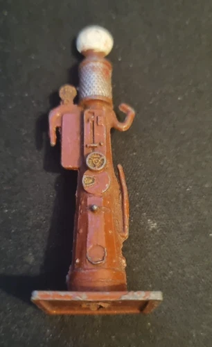 VINTAGE DINKY TOYS #49 Red PETROL PUMP Unboxed Play worn