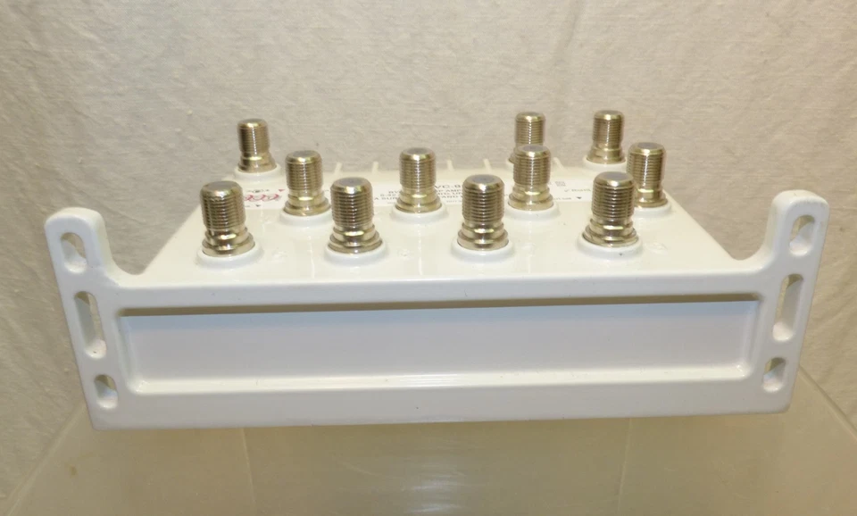 PCT-VC-9U Bypass Drop Antenna Amplifier 9-Way Distribution Splitter - Image 4 of 4