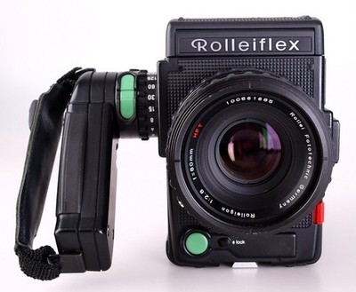 Rolleiflex 6008 Professional  with 80mm F2.8 HFT lens and 220 film magazine and