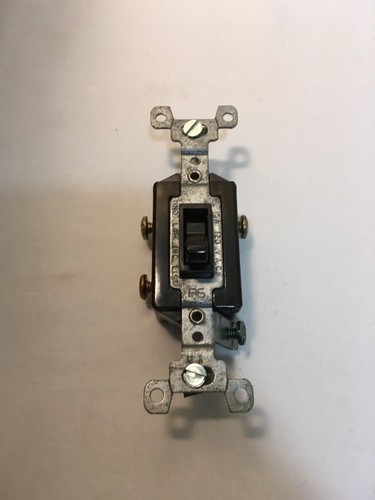 (Caja de 100) Interruptores de 3 vías marrón P&S 1453-G 15A 120VAC - Imagen 4 de 5