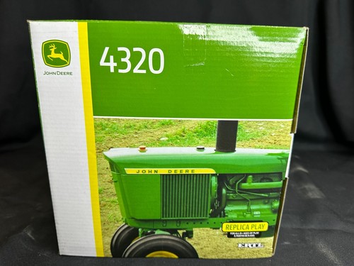 John Deere ERTL 1/16 4320 Tractor Replica Play Die Cast Replica - LP82805 - 第 5/7 張圖片