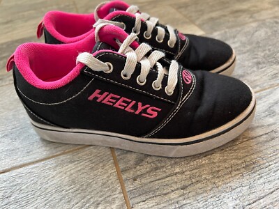 Heelys Youth size Pro 20 Skate Shoes Rollerskating Sneakers