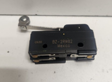 NEW NO BOX MICRO-SWITCH 15A 480V ROLLER LEVER LIMIT SWITCH BZ-2RW82
