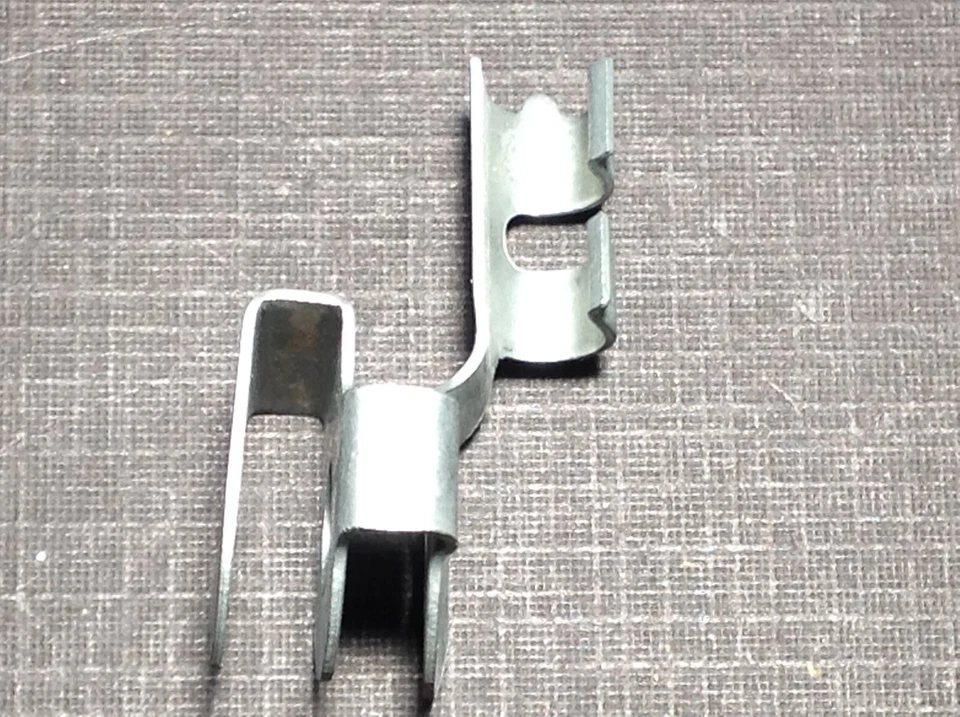 1 pieza NORS Chevelle ElCamino Emergencia Estacionamiento Freno Liberación Barra Extremo Clip 3980698 Foto 3 de 4