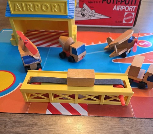 Vintage 1973 Mattel Putt Airport Wooden Preschool #7043 - Picture 2 of 6