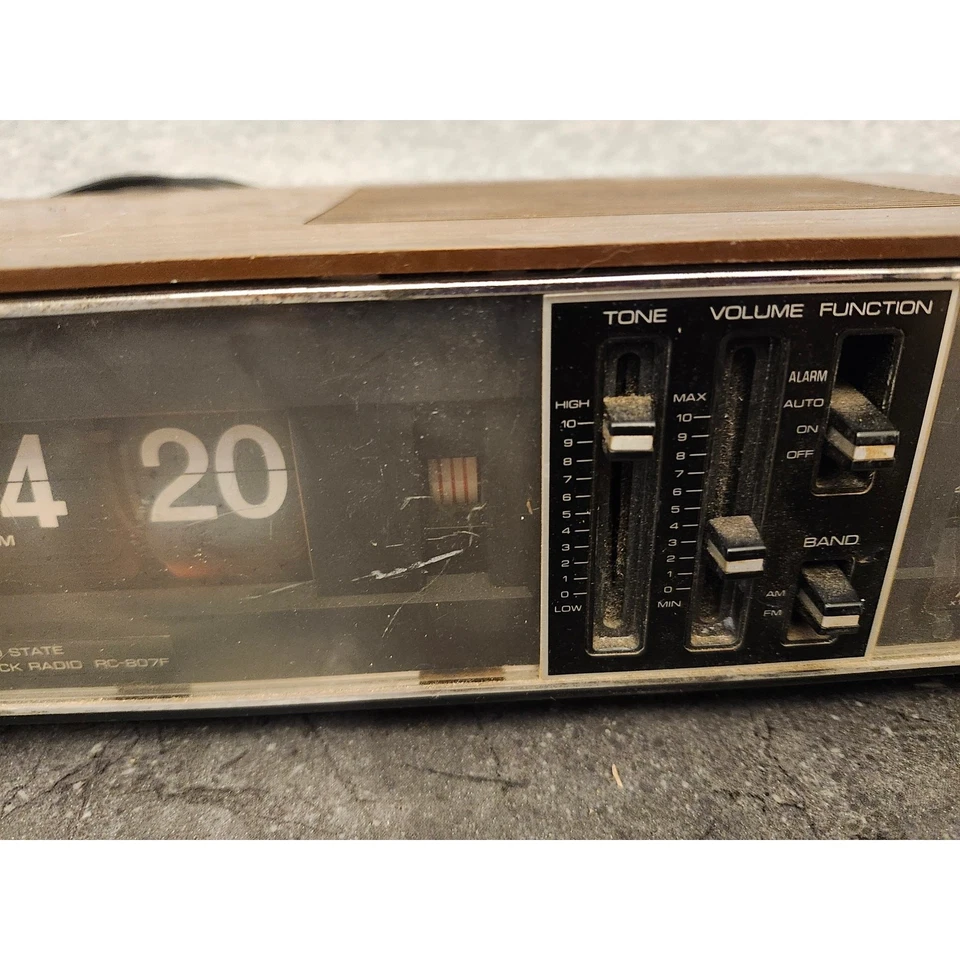 Radio reloj digital de estado sólido Toshiba RC-807F FM/AM vintage años 60 70 hecho en Japón Foto 4 de 4