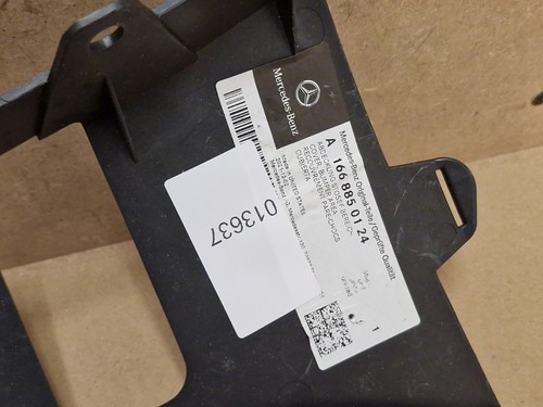 Soporte parachoques delantero derecho mercedes clase m w166 negro a1668850124 genuino nuevo - Imagen 5 de 9