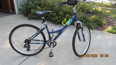 Nishiki Womens' 7 - speed 26\