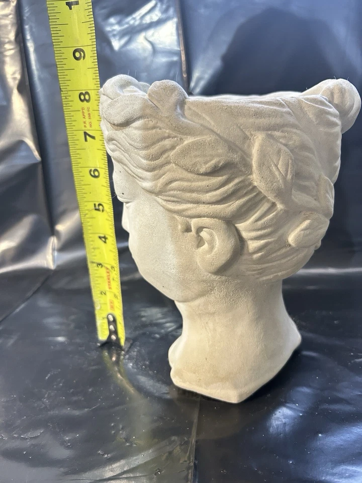 Busto griego de piedra fundida producido por Swal Statuary Foto 4 de 4