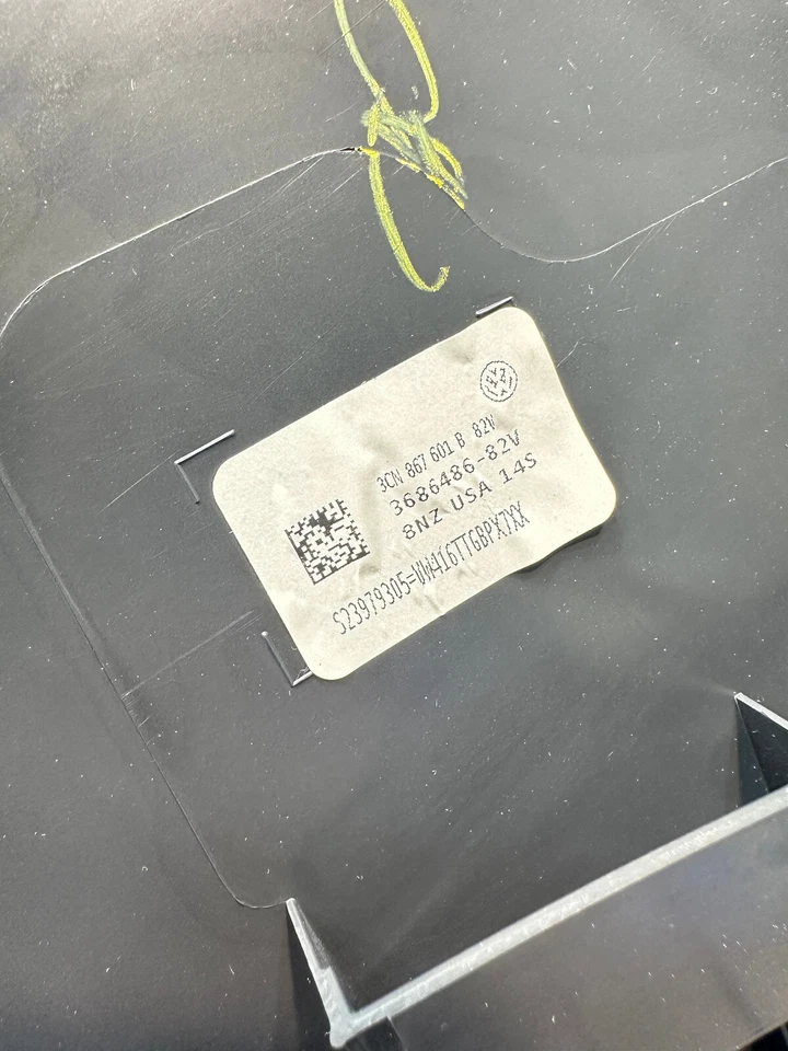 2018–2023 ОРИГИНАЛЬНАЯ ПАНЕЛЬ ОТДЕЛКИ ЗАДНЕЙ ДВЕРИ ПОДЪЕМНИКА VOLKSWAGEN ATLAS - Изображение 2 из 4