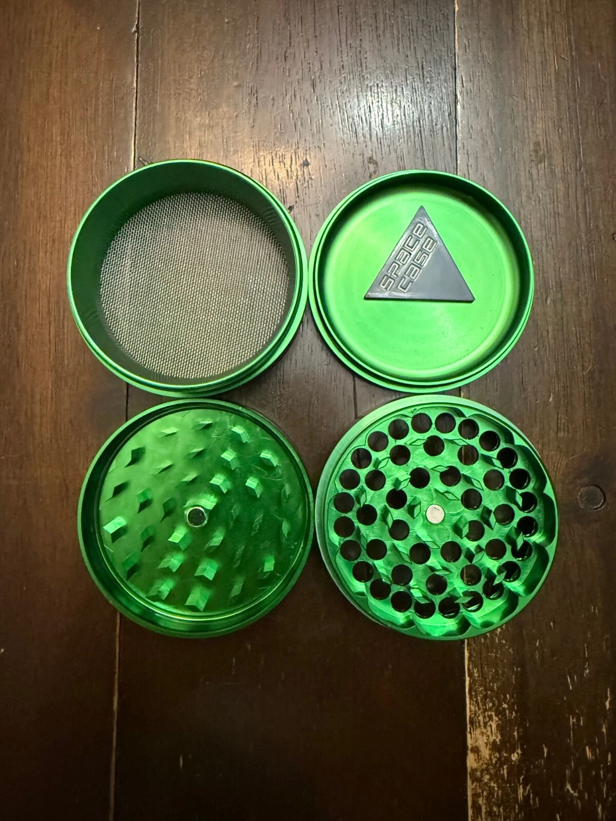 Space Case 63MM Spice Tobacco Herb Grinder -4 Piece- Green
Opens in a new window or tab