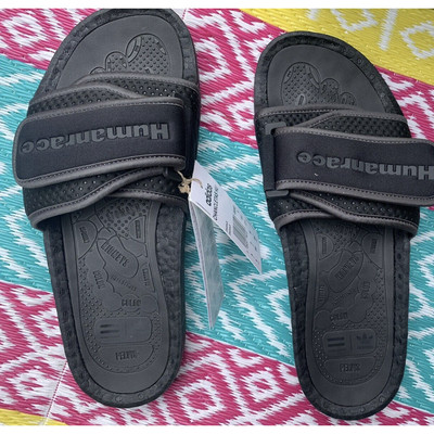 human race flip flops