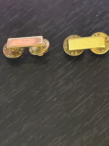 Vintage Sammlerstück 2 Armee Militär goldfarbene Metall Pinback Anstecknadel Hutnadeln