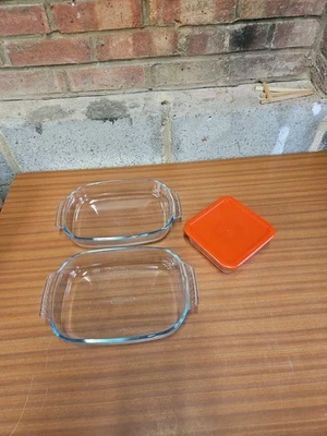 3 x Pyrex Glass Bakeware Bundle – Dishes – Rectangular Ovenproof And Sqaure - Image 1 of 4