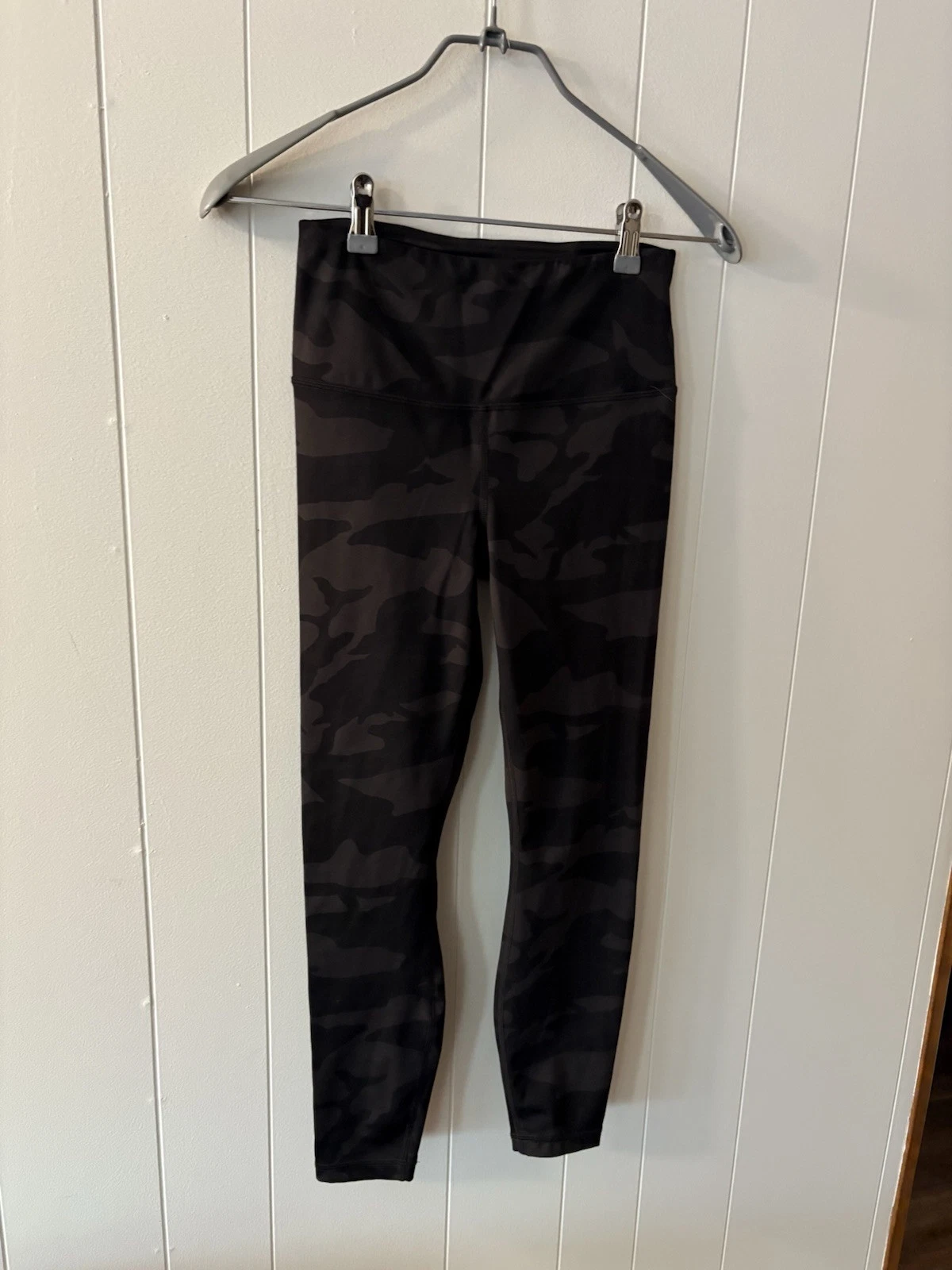 yogalicious lux camouflage euc leggings
