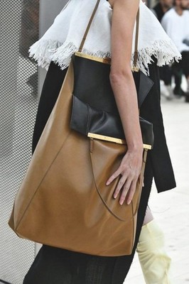 Celine Phoebe Philo 2017 Runway Cabas Clasp Leather Tote Bag Camel
