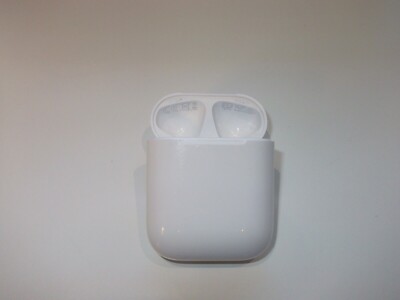 apple純正 AirPods A1602　４個 GENUINE ORIGINAL APPLE AIRPODS CHARGING CASE A1602 FOR 1ST OR 2ND