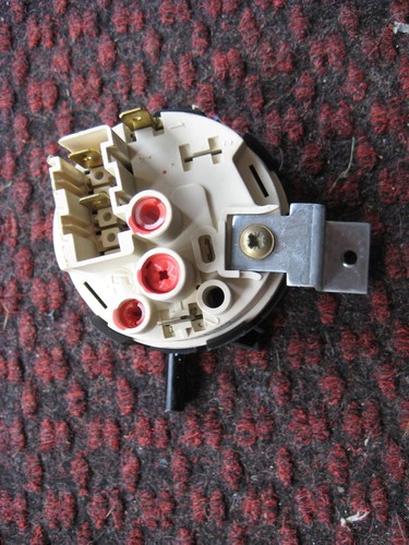 Hoover Six Waschmaschine AM 110 Druckschalter