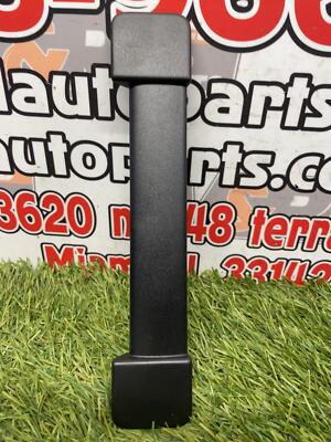   2023 DISCOVERY SPORT INSIDE DOOR HANDLE PN:LR075113 OEM