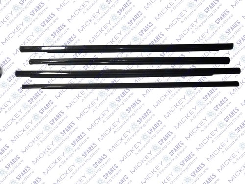 Genuine Window Door Moulding Scrapers Set Of 4 Fit For Suzuki ALTO 2000-2006 - Picture 2 of 3