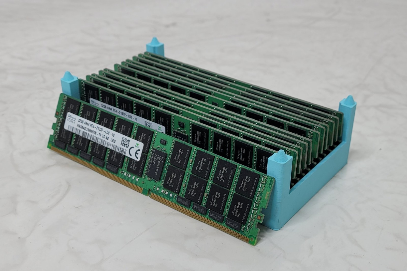 как выглядит 384GB 12 x 32GB Lot of 32GB SK hynix DDR4 ECC Registered Server RAM - LRDIMM фото