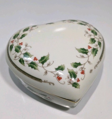 Vintage Heritage House Music Box Porcelain Heart Trinket 1991 Japan Ceramic Gold