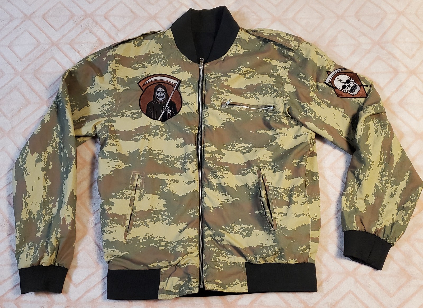 DEATH TRAITORS Reversible Bomber Jacket Black /Gr… - image 3