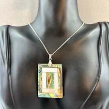 Avon Vintage Abalone Shell Mother Of Pearl Inlay Pendant Necklace SilverTone MOP