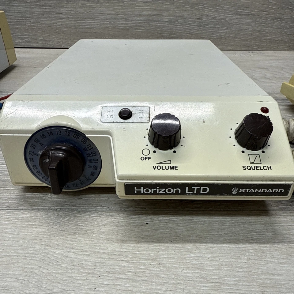 Vintage Standard Horizon LTD VHF FM Marine Radio C861S U281 w/Mic - Parts Only - Image 2 of 4